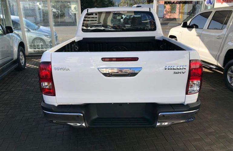 Toyota Hilux 2.8 TDI CD SRV 4x4 (Aut) - Foto #4