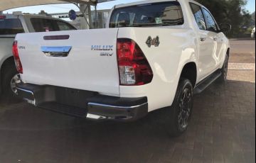 Toyota Hilux 2.8 TDI CD SRV 4x4 (Aut) - Foto #5