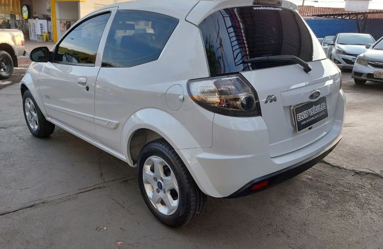 Ford Ka 1.0 MPi 8v - Foto #7
