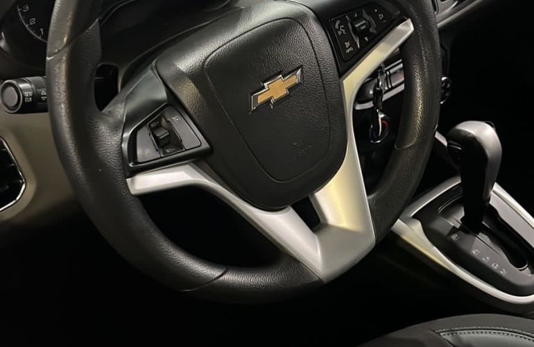 Chevrolet Onix 1.4 MPFi LT 8v - Foto #5