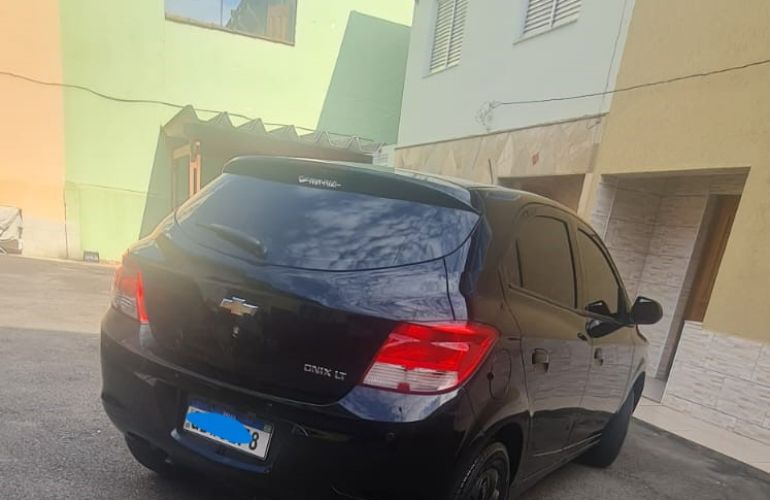 Chevrolet Onix 1.0 LT SPE/4 - Foto #4