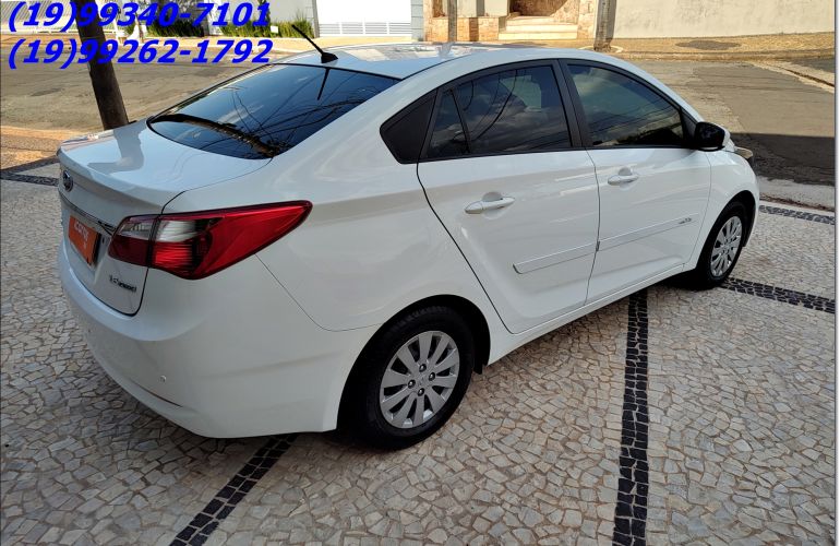 Hyundai HB20S 1.6 Comfort Plus - Foto #4