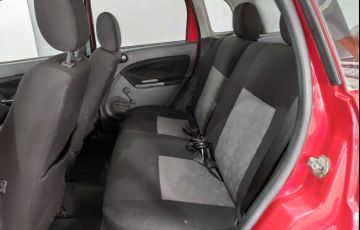 Ford Fiesta Hatch 1.0 - Foto #8