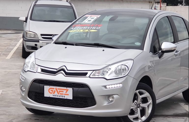 Citroën C3 1.6 VTi 120 Exclusive Eat6 - Foto #2
