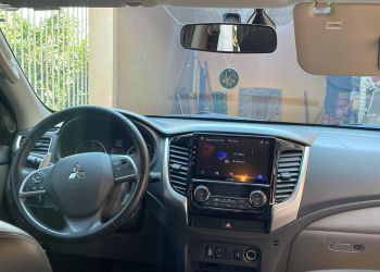 Mitsubishi L200 Triton Sport 2.4 TD HPE Top 4WD (Aut) - Foto #7