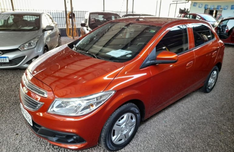 Chevrolet Onix 1.0 LT - Foto #3