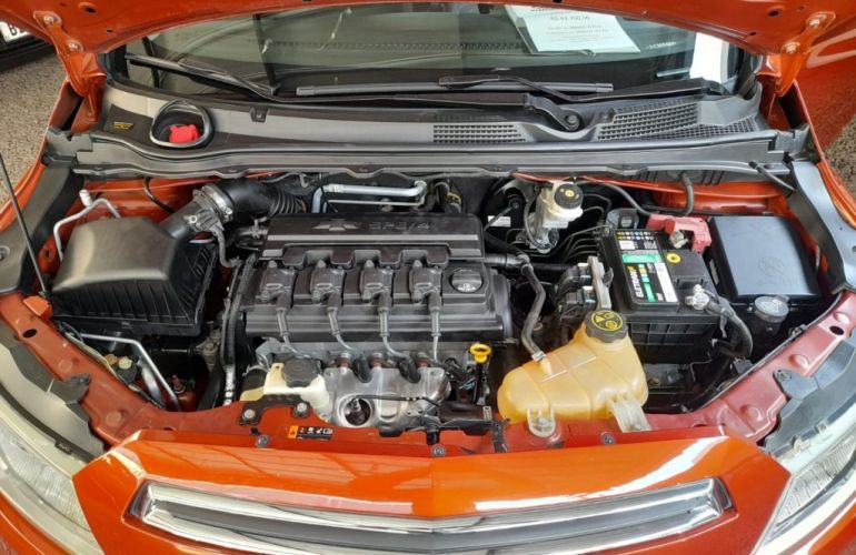 Chevrolet Onix 1.0 LT - Foto #8
