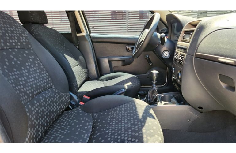 Fiat Palio 1.4 MPi Attractive 8V Flex 4p Manual - Foto #9