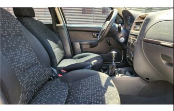 Fiat Palio 1.4 MPi Attractive 8V Flex 4p Manual - Foto #9