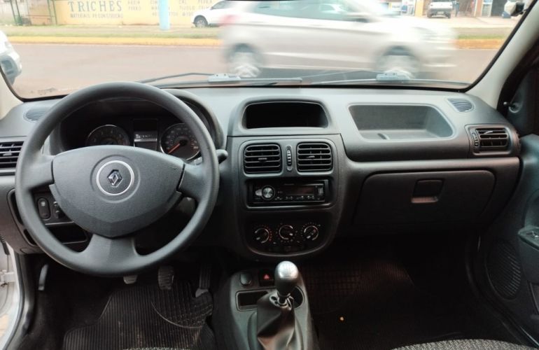 Renault Clio Expression 1.0 16V (Flex) - Foto #8