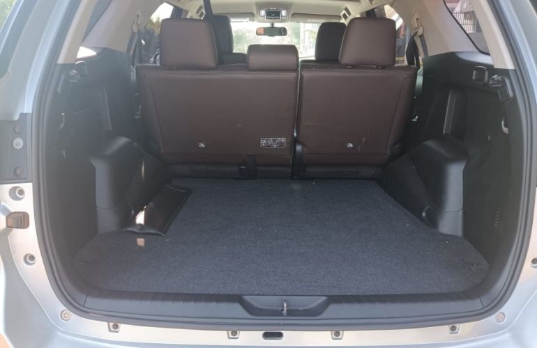 Toyota SW4 2.8 TDI SRX 5L 4x4 (Aut) - Foto #4
