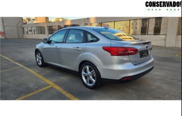 Ford Focus 2.0 SE Plus 16V Flex 4p Powershift - Foto #4