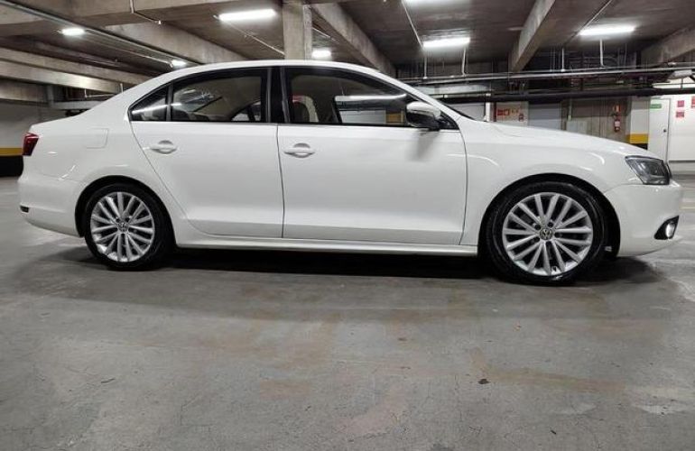 Volkswagen Jetta 2.0t - Foto #1