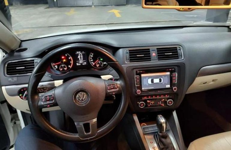 Volkswagen Jetta 2.0t - Foto #5
