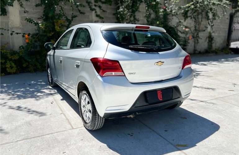 Chevrolet Onix 1.0 MPFi LT 8V Flex 4p Manual - Foto #7