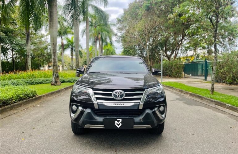 Toyota Hilux Sw4 2.8 Srx 4x4 7 Lugares 16V Turbo Intercooler Diesel 4p Automático - Foto #2