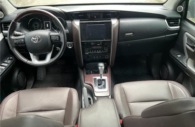 Toyota Hilux Sw4 2.8 Srx 4x4 7 Lugares 16V Turbo Intercooler Diesel 4p Automático - Foto #3