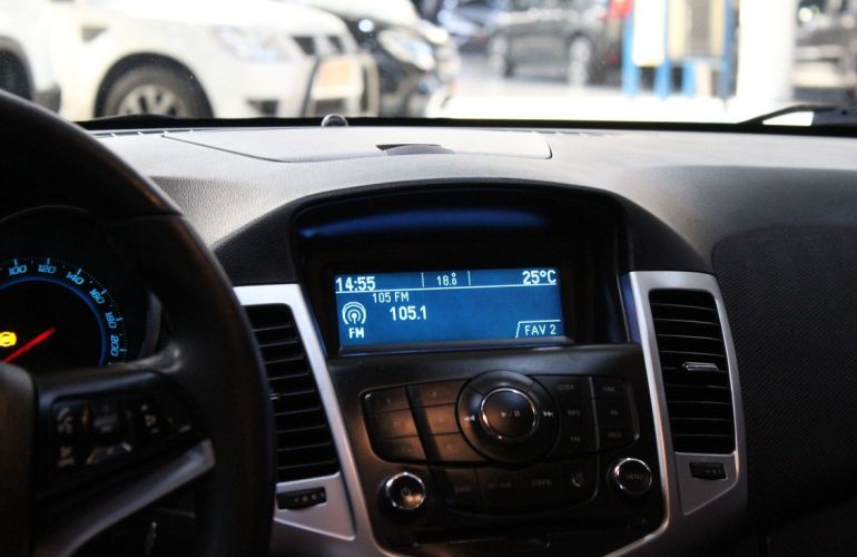 Chevrolet Cruze 1.8 LT 16V Sedan - Foto #10