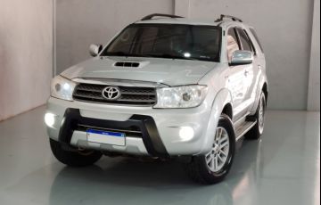 Toyota Hilux SW4 SRV 3.0 4X4 (7 Lugares) - Foto #1