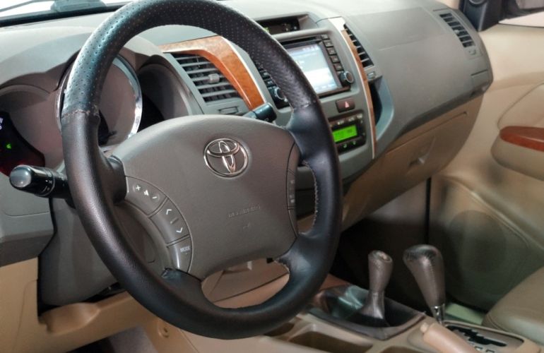 Toyota Hilux SW4 SRV 3.0 4X4 (7 Lugares) - Foto #6