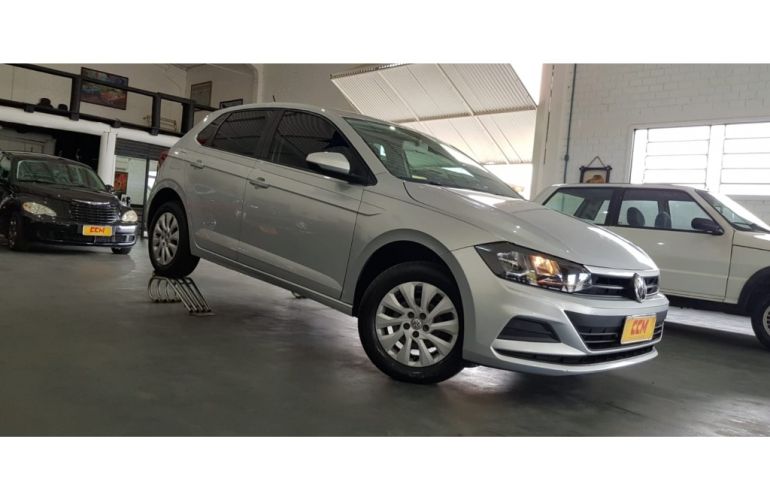 Volkswagen Polo 1.0 - Foto #4