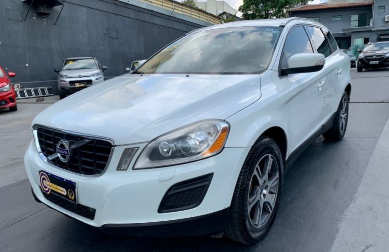 Volvo XC60 2.0 T5 Dynamic - Foto #2