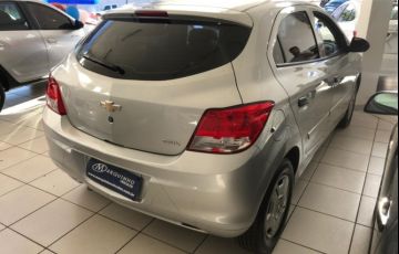 Chevrolet Onix 1.0 LS SPE/4 - Foto #2