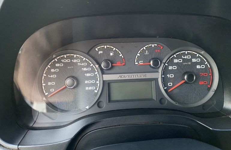 Fiat Strada Adventure 1.8 16V (Flex) (Cabine Estendida) - Foto #8