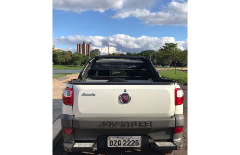 Fiat Strada Adventure 1.8 8V (Flex) (Cabine Dupla) - Foto #2