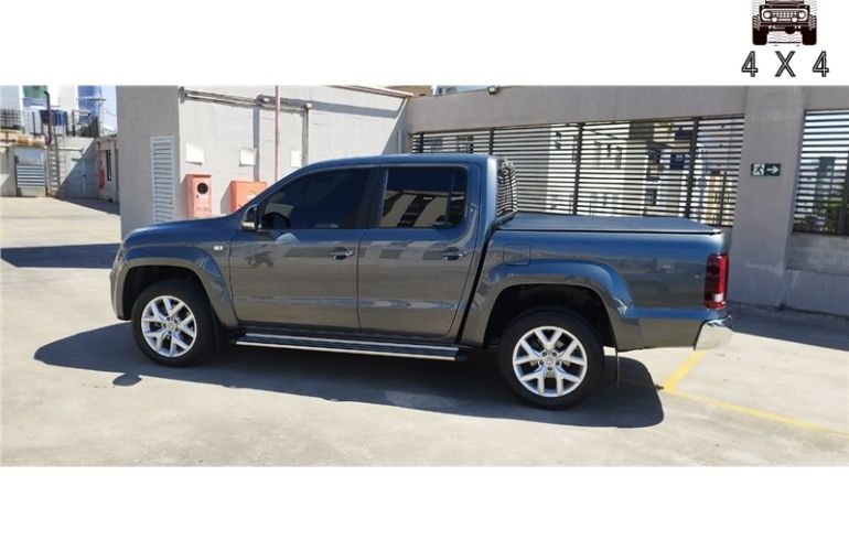 Volkswagen Amarok 3.0 V6 TDi Diesel Highline CD 4motion Automático - Foto #4