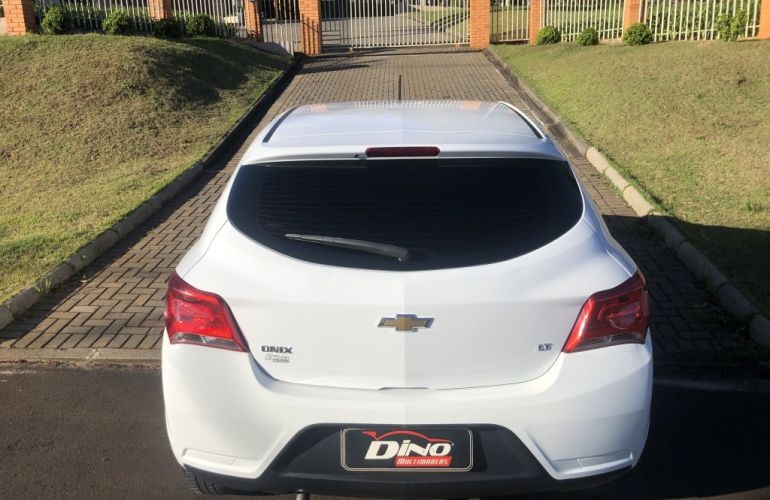 Chevrolet Onix 1.0 LT - Foto #3