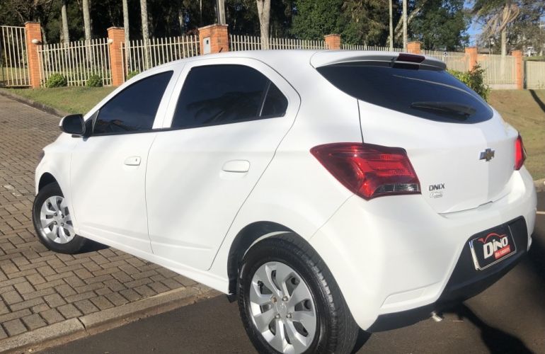 Chevrolet Onix 1.0 LT - Foto #8