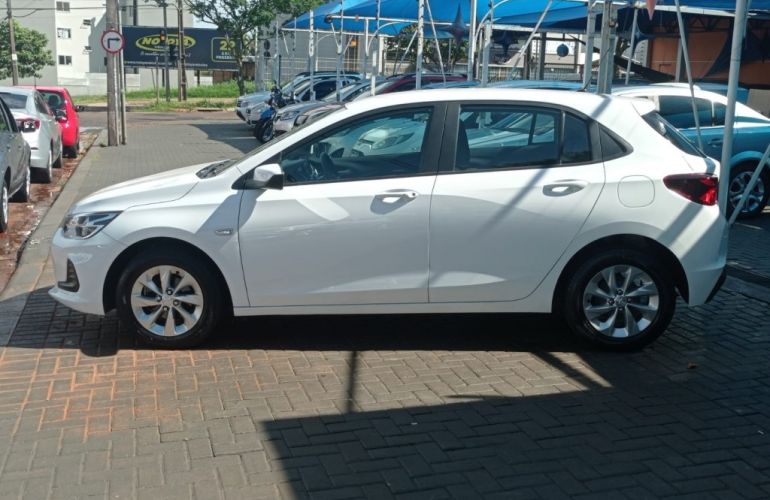 Chevrolet Onix 1.0 LT (Flex) - Foto #2
