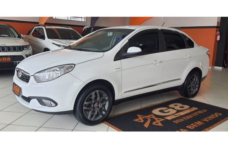 Fiat Grand Siena Essence 1.6 16V Dualogic (Flex) - Foto #1