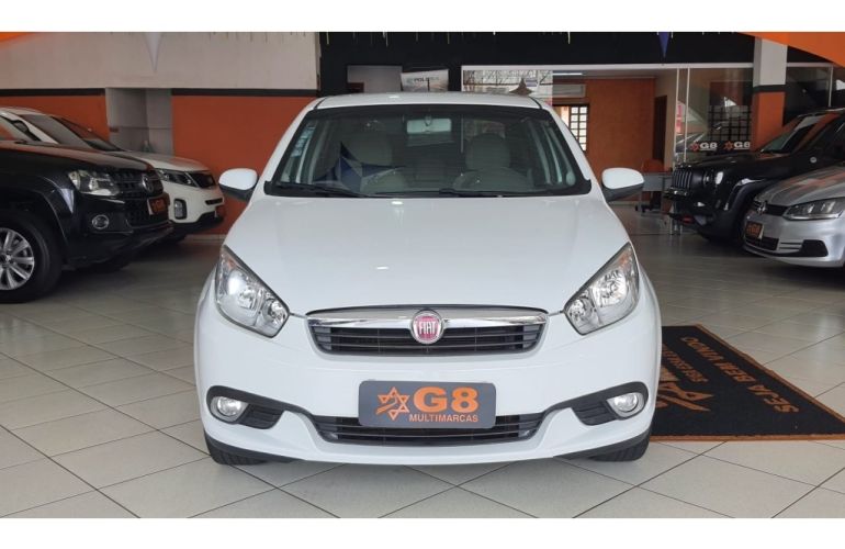 Fiat Grand Siena Essence 1.6 16V Dualogic (Flex) - Foto #2