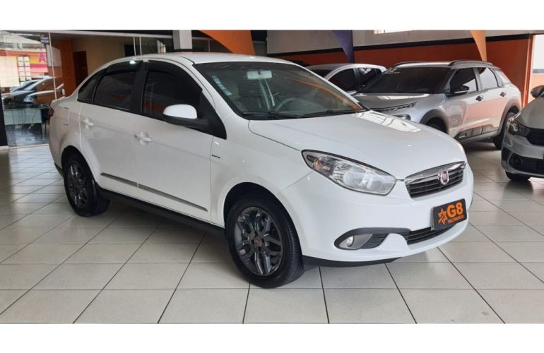 Fiat Grand Siena Essence 1.6 16V Dualogic (Flex) - Foto #3