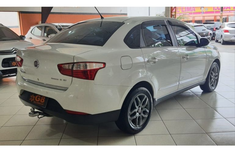 Fiat Grand Siena Essence 1.6 16V Dualogic (Flex) - Foto #5