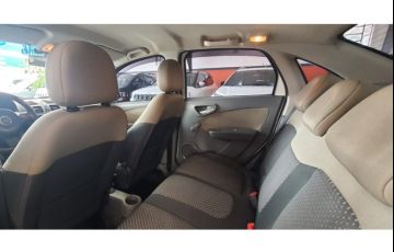 Fiat Grand Siena Essence 1.6 16V Dualogic (Flex) - Foto #9