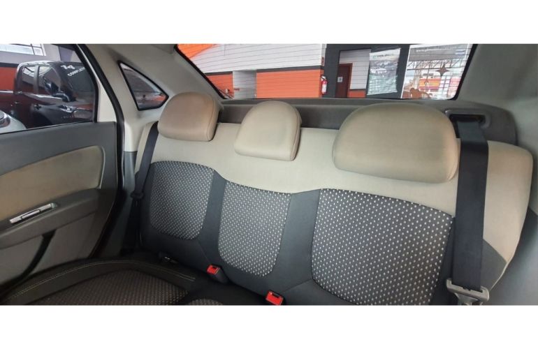 Fiat Grand Siena Essence 1.6 16V Dualogic (Flex) - Foto #10