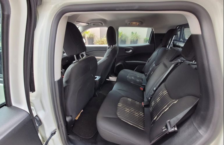 Fiat Toro 1.8 16V Evo Freedom - Foto #6