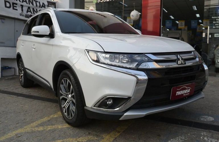 Mitsubishi Outlander 2.2 Mivec Di-d Hpe-s Awd - Foto #3