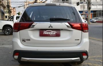 Mitsubishi Outlander 2.2 Mivec Di-d Hpe-s Awd - Foto #6