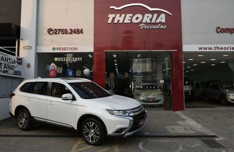 Mitsubishi Outlander 2.2 Mivec Di-d Hpe-s Awd - Foto #8