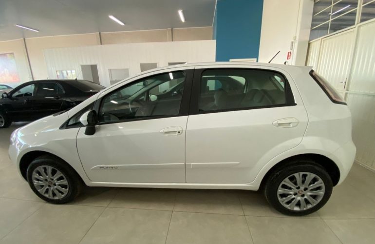 Fiat Punto Attractive 1.4 (Flex) - Foto #1