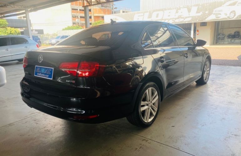 Volkswagen Jetta 2.0 TSI Highline DSG - Foto #4
