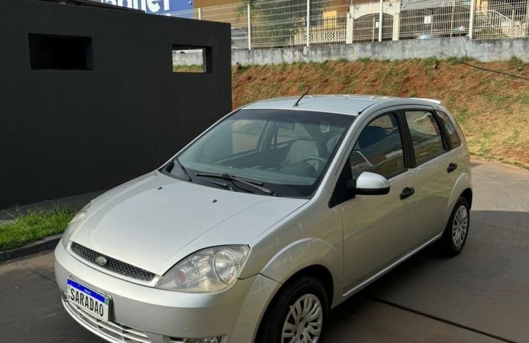 Ford Fiesta 1.0 MPi 8v - Foto #2