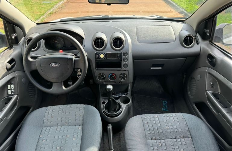 Ford Fiesta 1.0 MPi 8v - Foto #9