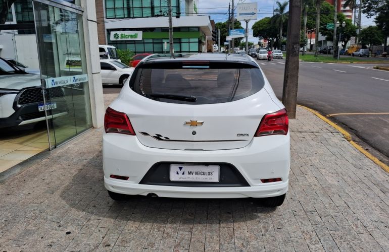 Chevrolet Onix 1.4 Effect SPE/4 2017/2018 - Salão do Carro - 343223