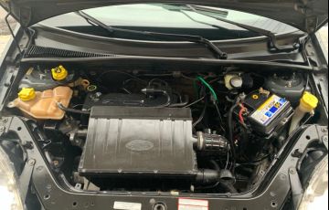 Ford Fiesta Hatch First 1.0 (Flex) - Foto #7