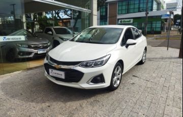 Comprar Sedan Chevrolet Classic Sedan 1.0 4P Vhce Flex LS Prata 2015 em  Americana-SP